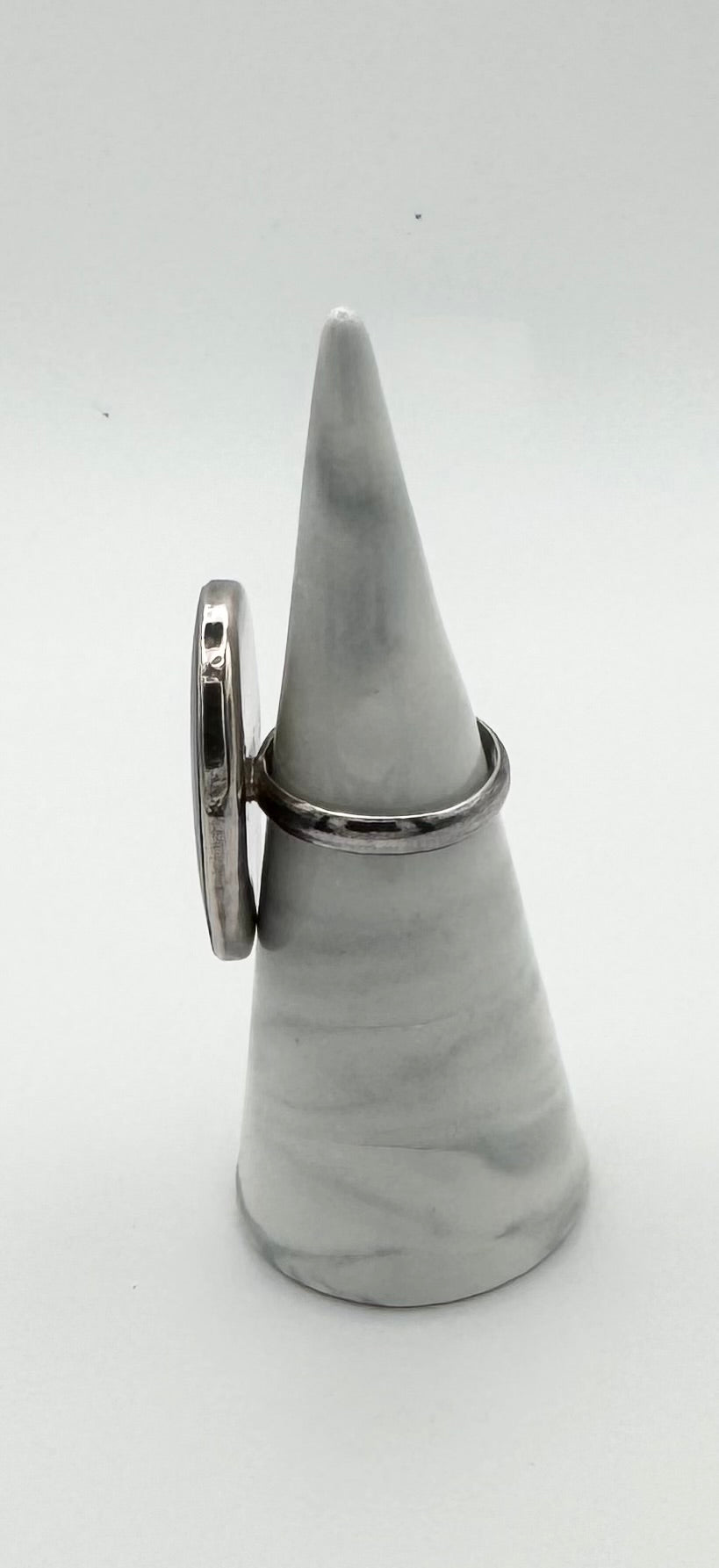 Obsidian ring, size M/6