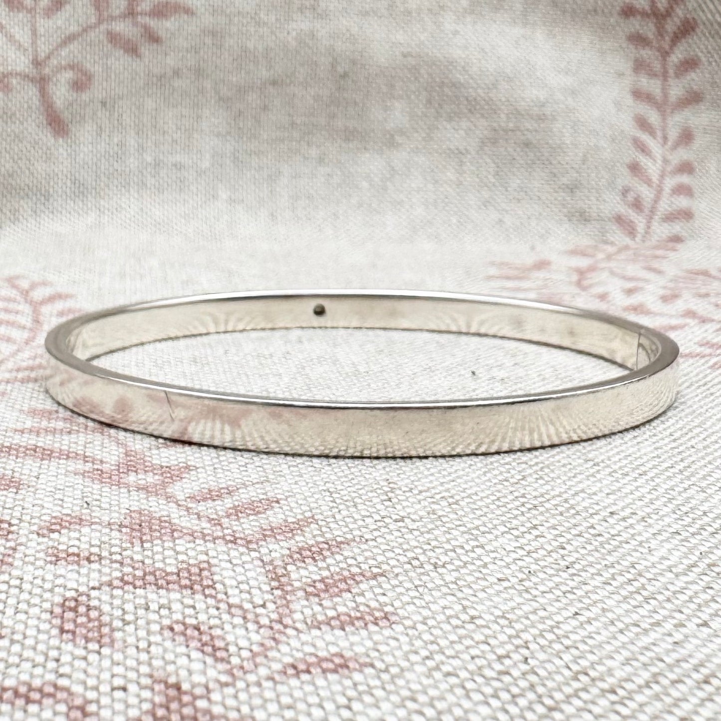 Monica Vinader bracelet with single diamond (lab-grown)