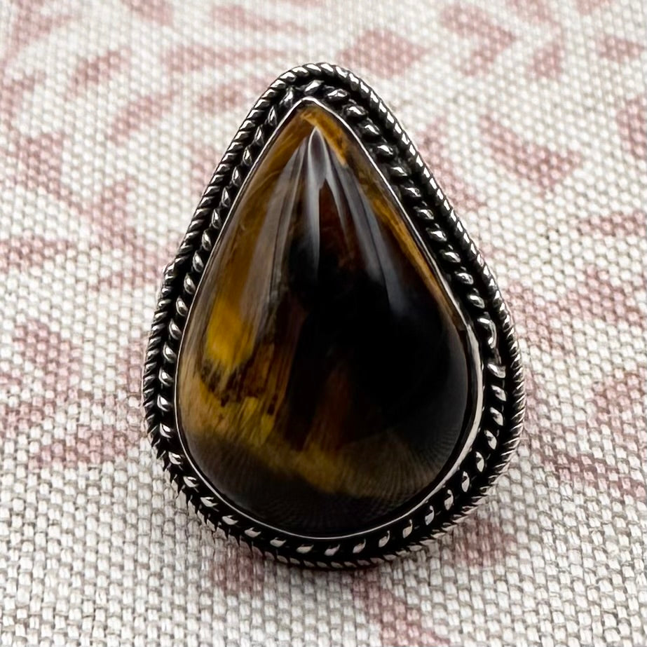 Statement tiger eye ring, size J/4.5