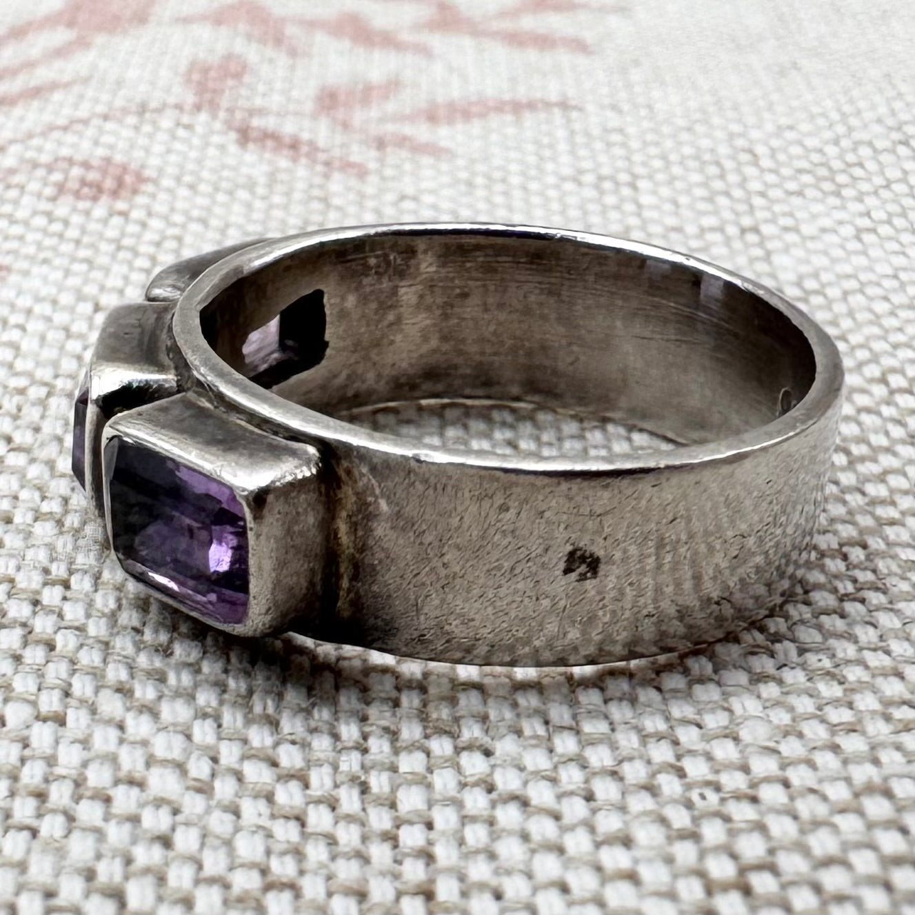 Amethyst ring – triple stone design, size L.5/6