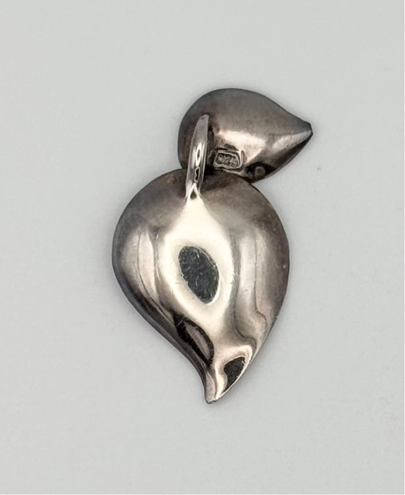 Leaf pendant