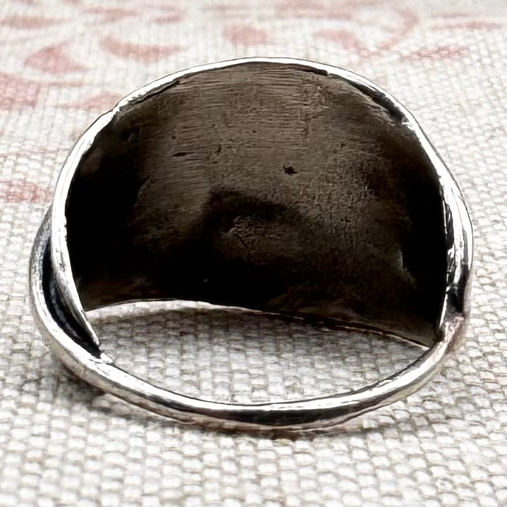 Leaf ring with pearl detail, size L/5.5