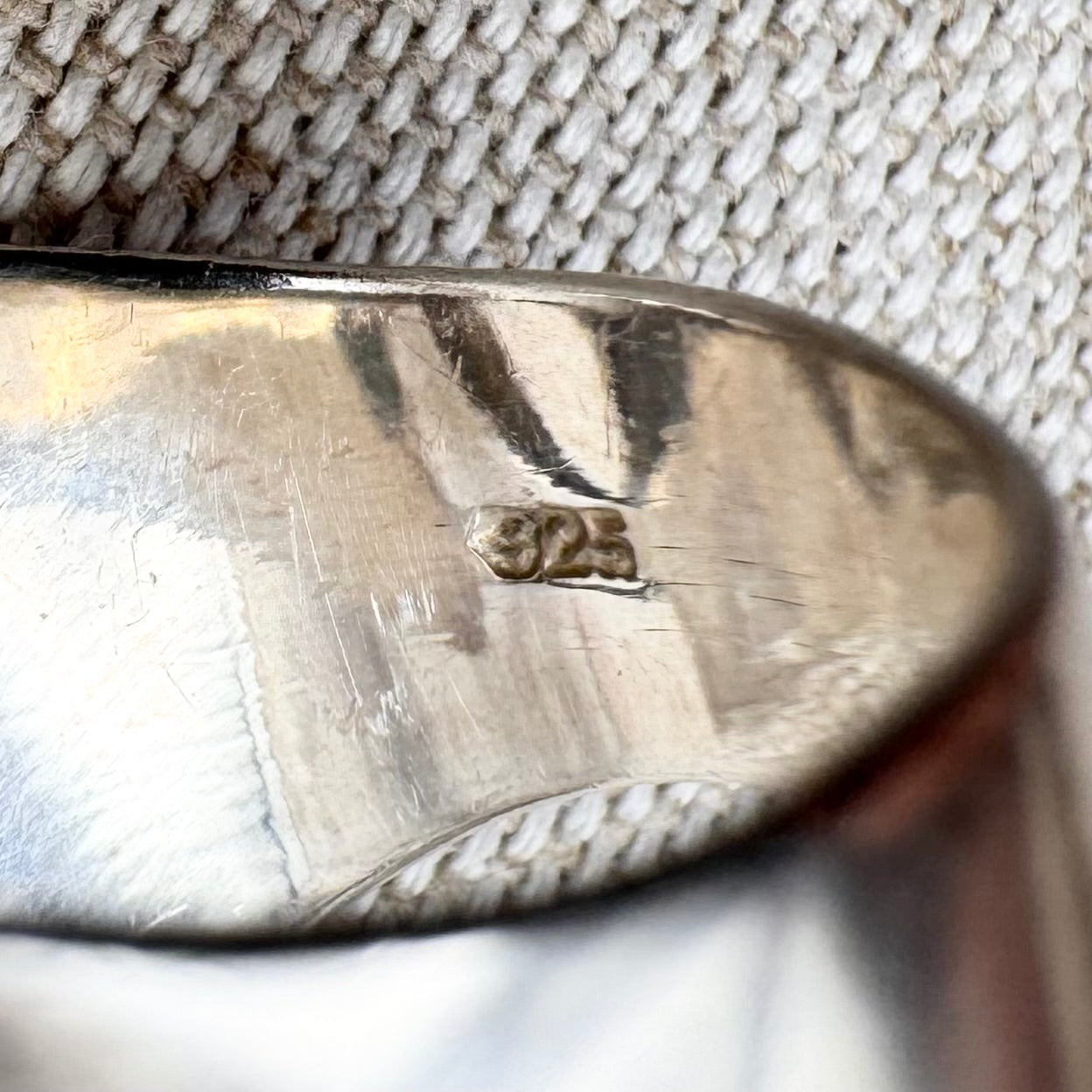 Modernist sculptural ring, size M.5/6.5
