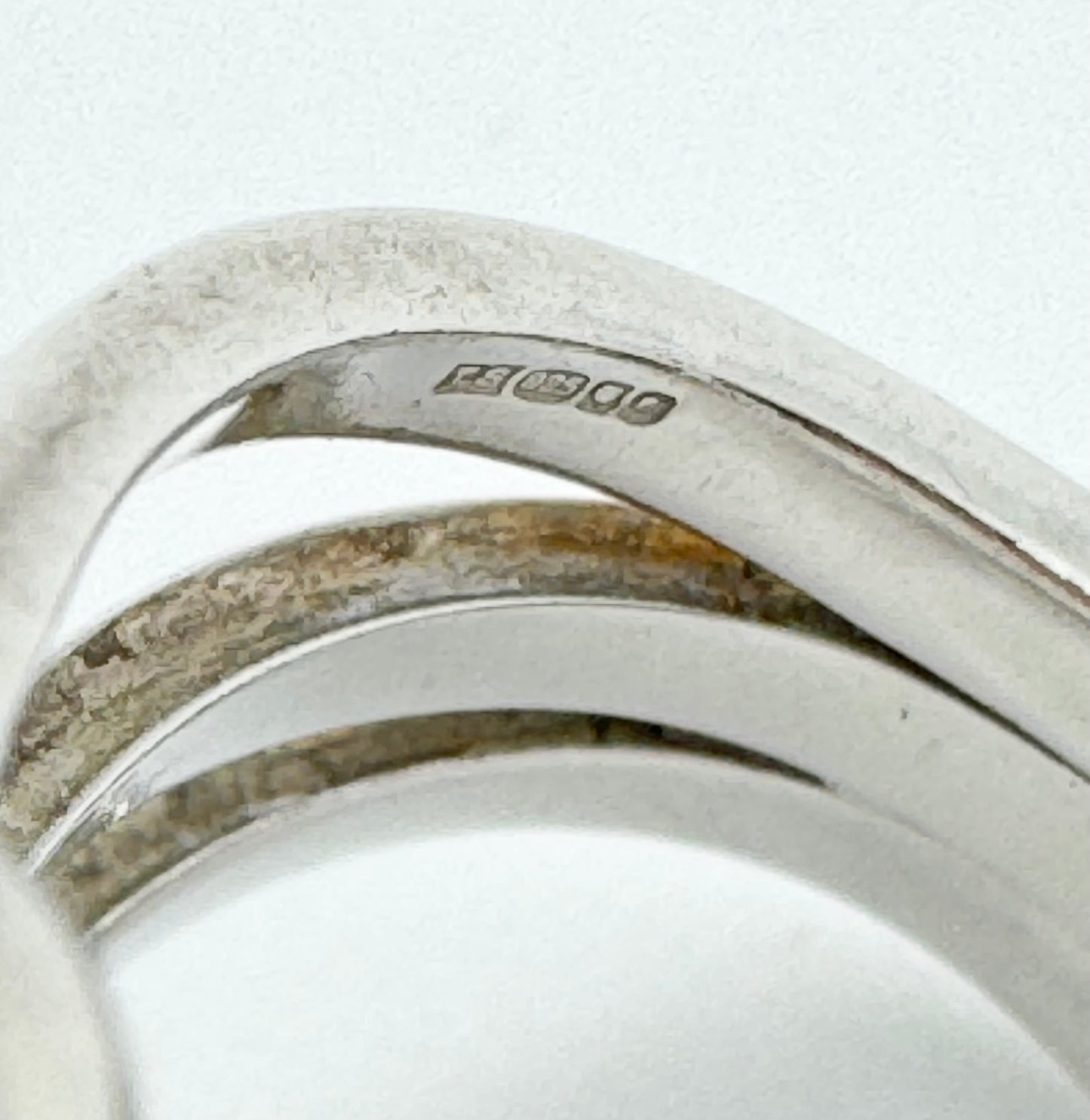 Bold sculptural statement ring – London hallmarks, size L/5.5
