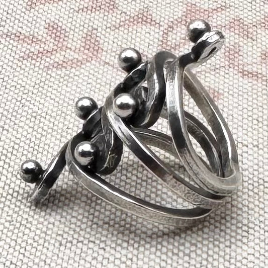 Vintage swirl ring with ball detailing, size I (US 4)