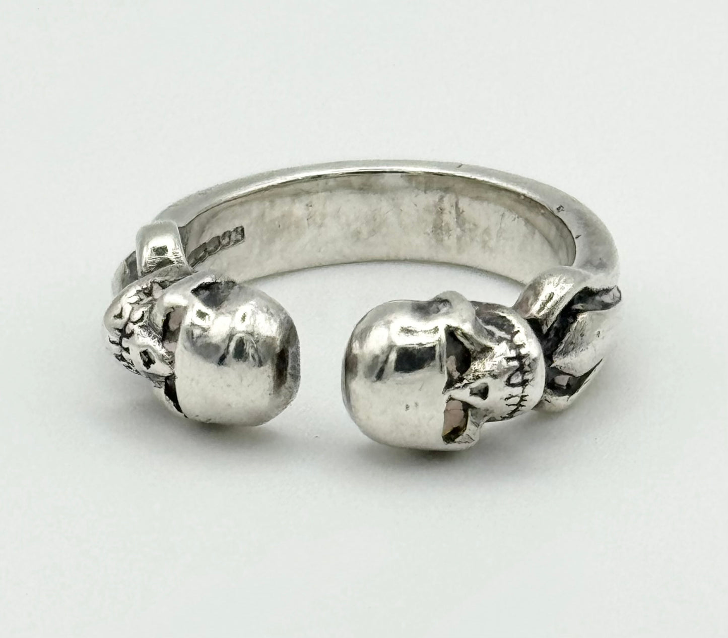 The Great Frog double headed open skull ring, size L.5/6