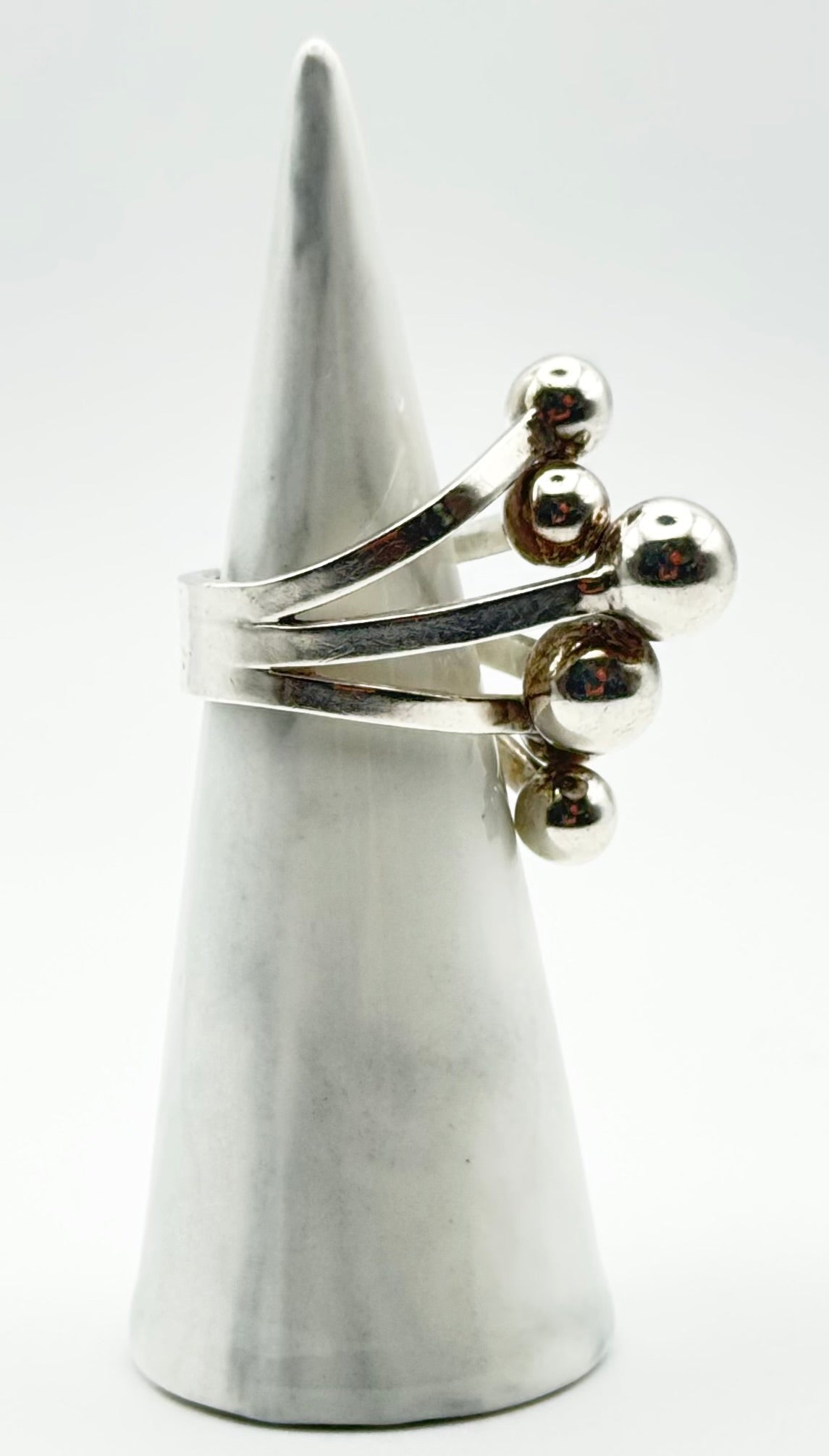 Bold sculptural statement ring – London hallmarks, size L/5.5