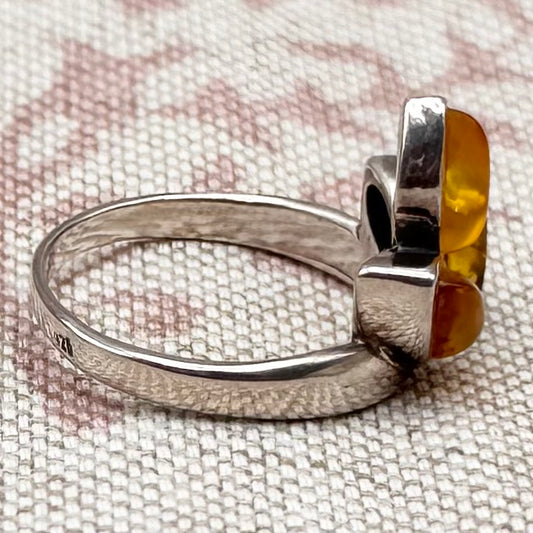 Amber leaf ring – multi-tone Baltic amber, size O (US 7)