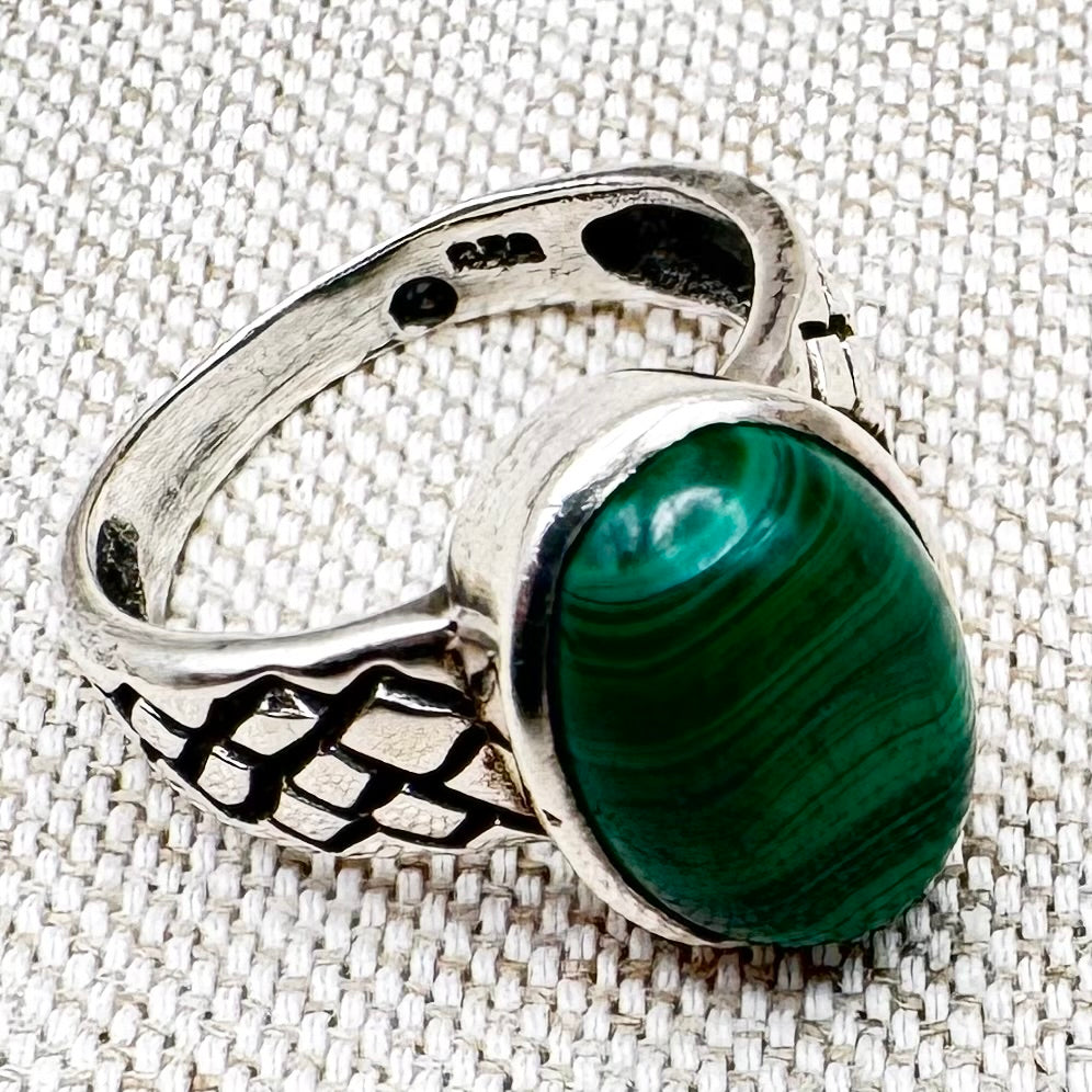 Malachite ring - criss-cross design band, size P/7.5