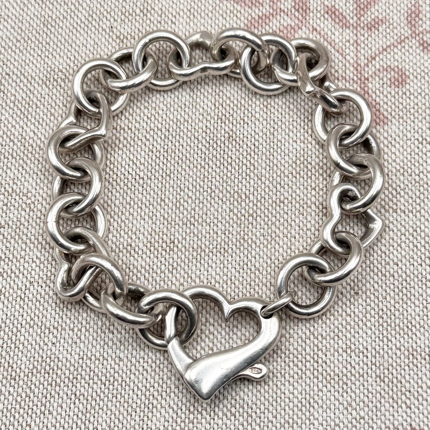 Chunky heart link bracelet with statement clasp