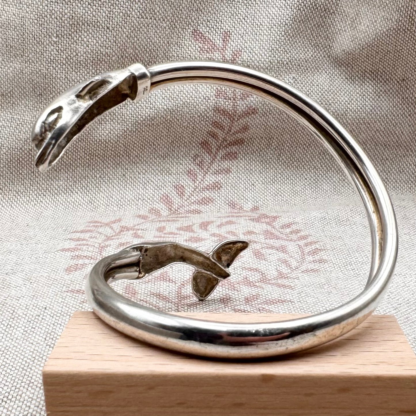 Dolphin head & tail cuff bangle