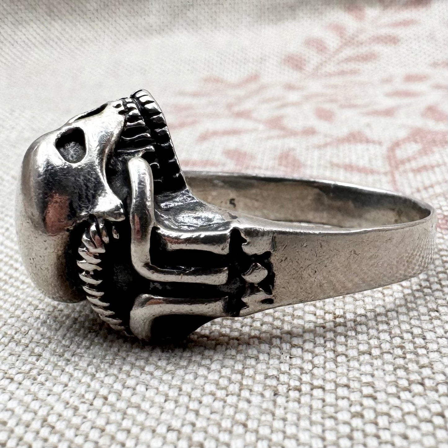 Silver skull ring, size Y.5/12