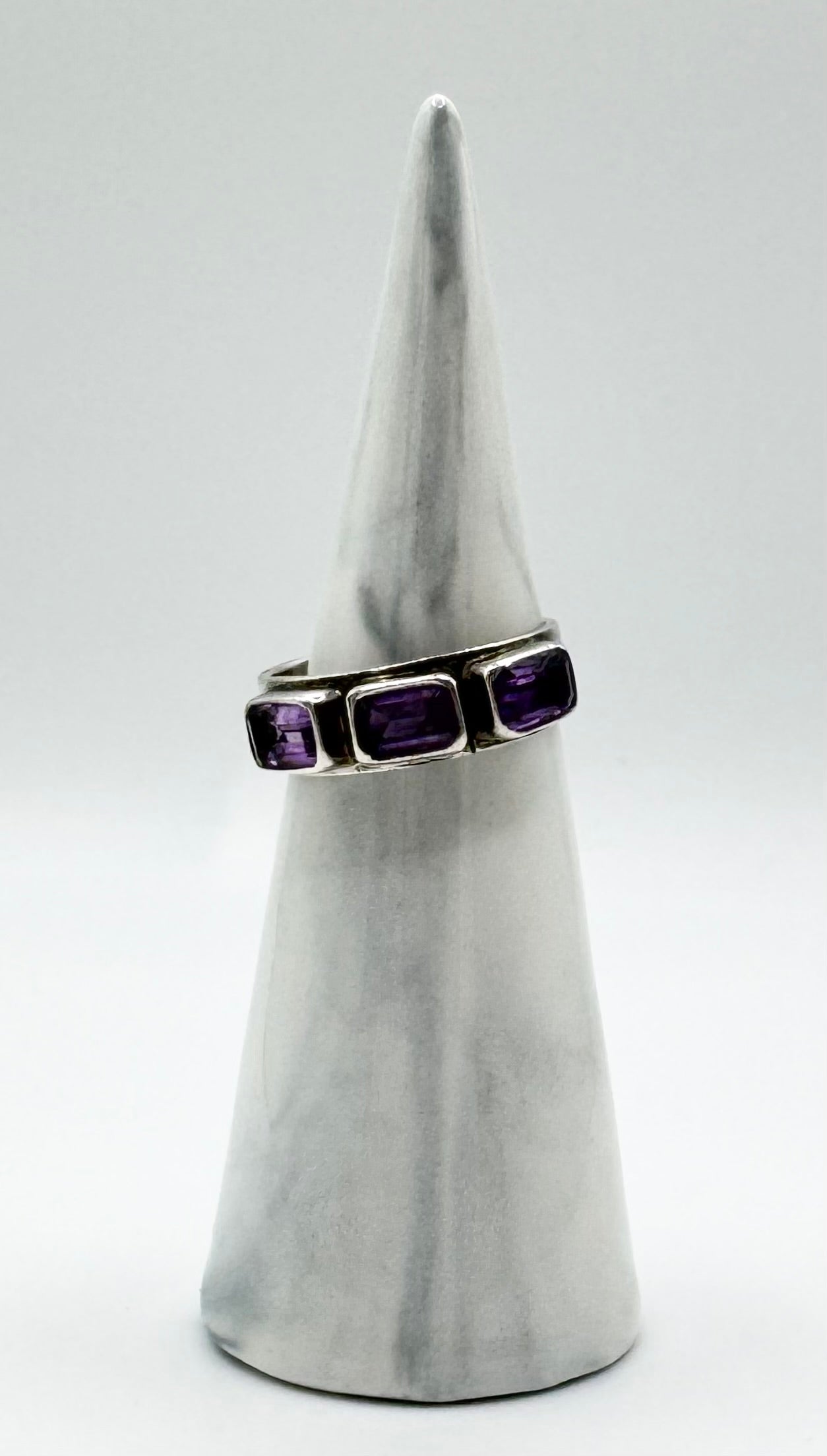 Amethyst ring, size L.5/6
