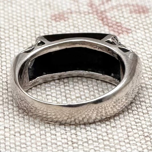 Onyx and marcasite ring, size K/5