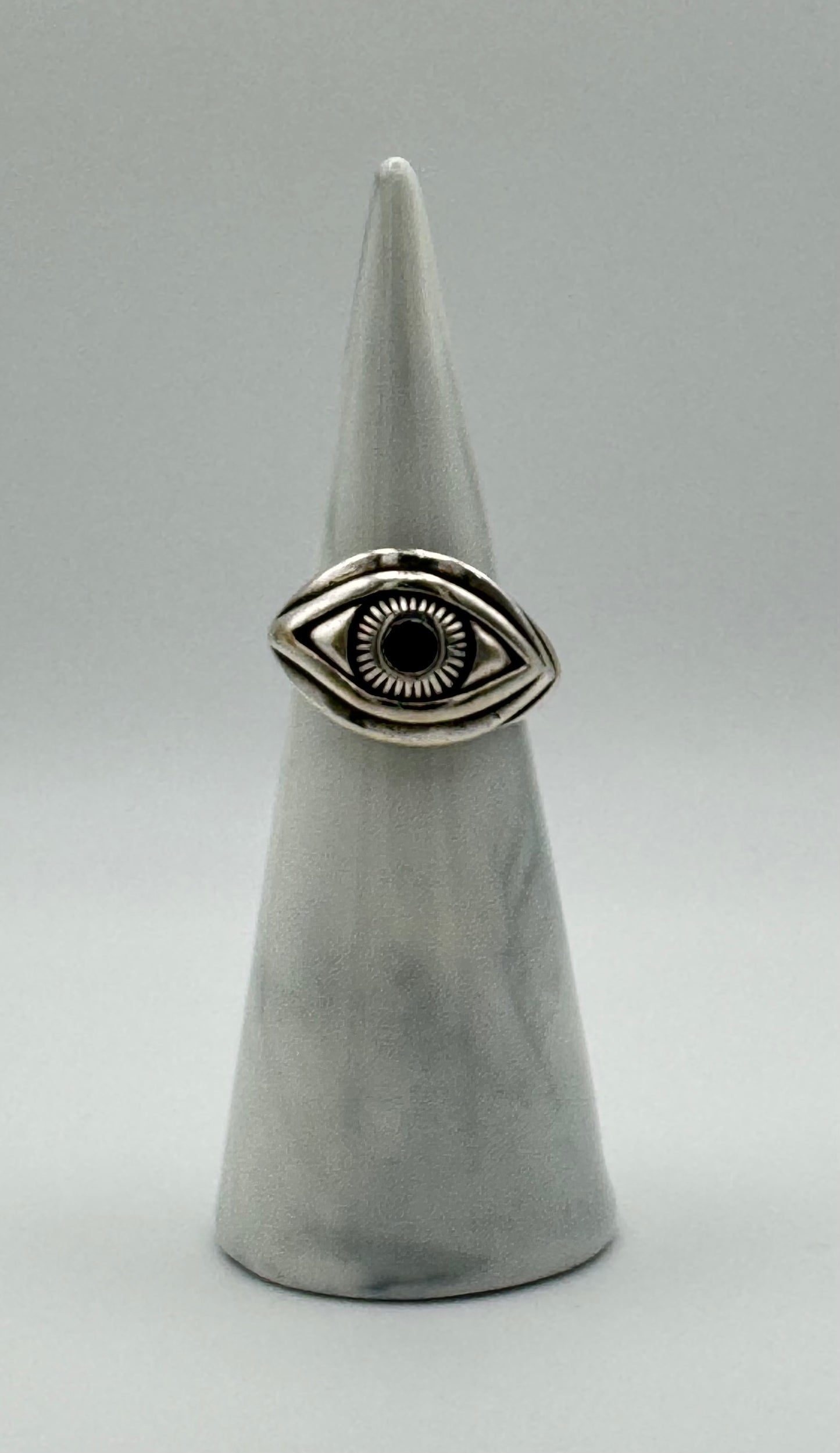 Eye ring, size K/5.5