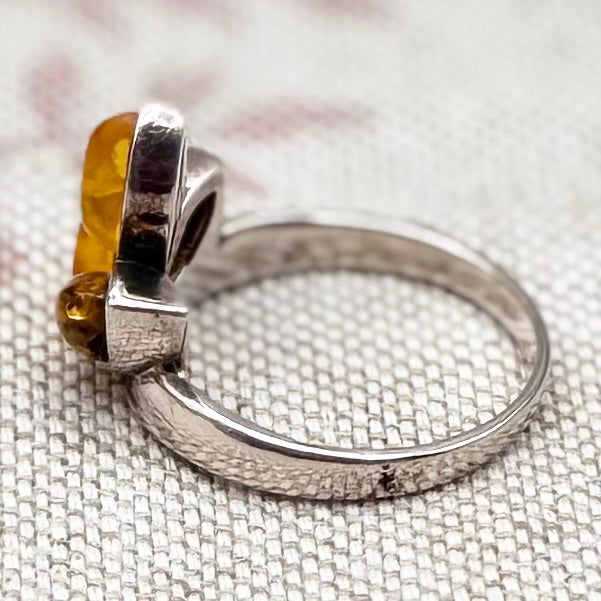 Amber leaf ring – multi-tone Baltic amber, size O/7