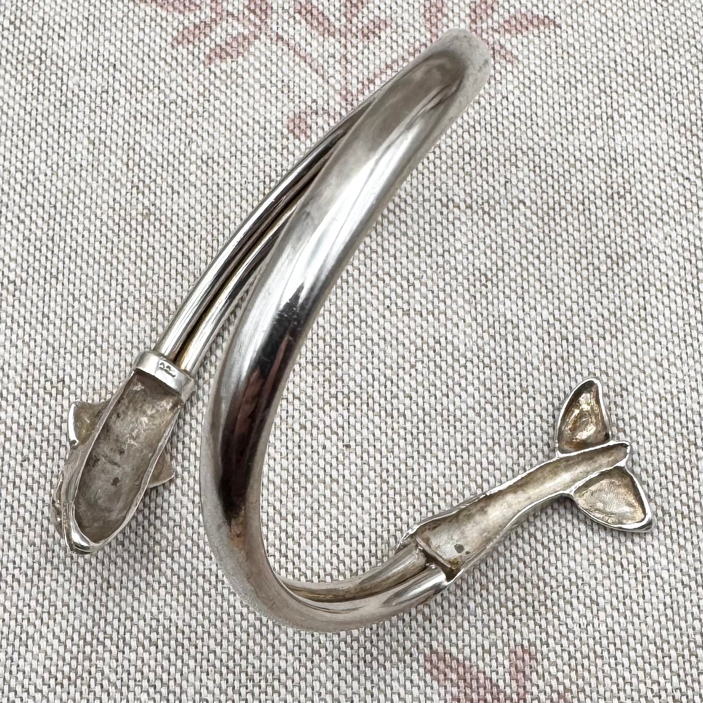 Dolphin head & tail cuff bangle