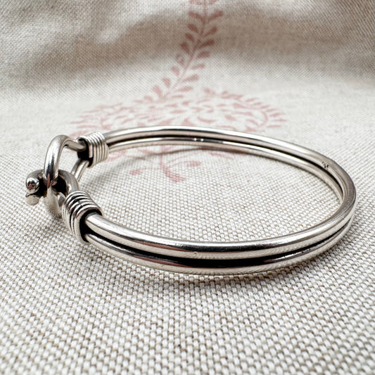 Vintage silver clasp bangle - hallmarked in Birmingham