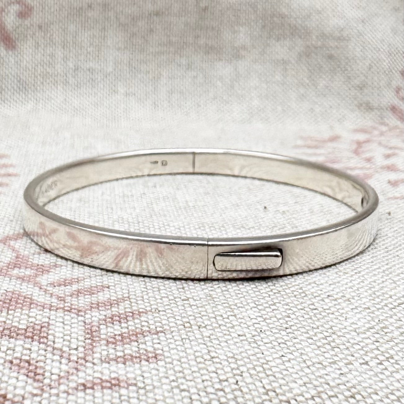 Monica Vinader bracelet with single diamond (lab-grown)