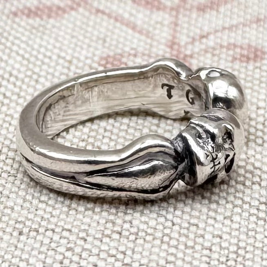‘The Great Frog’ double headed open skull ring, size L.5 (US 6)