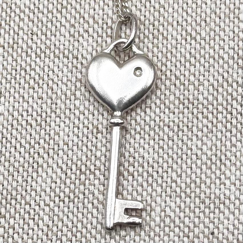 Silver heart key necklace