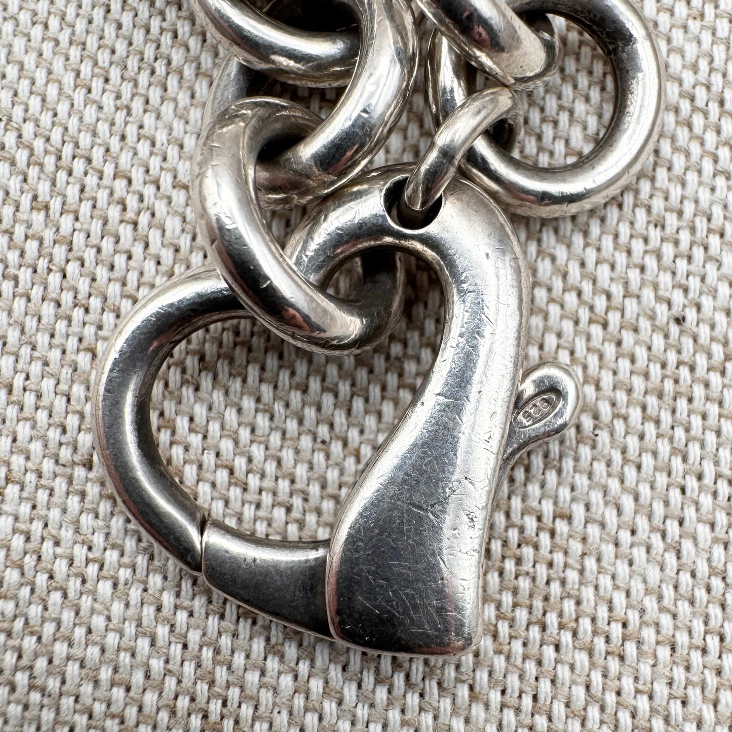 Chunky heart link bracelet with statement clasp