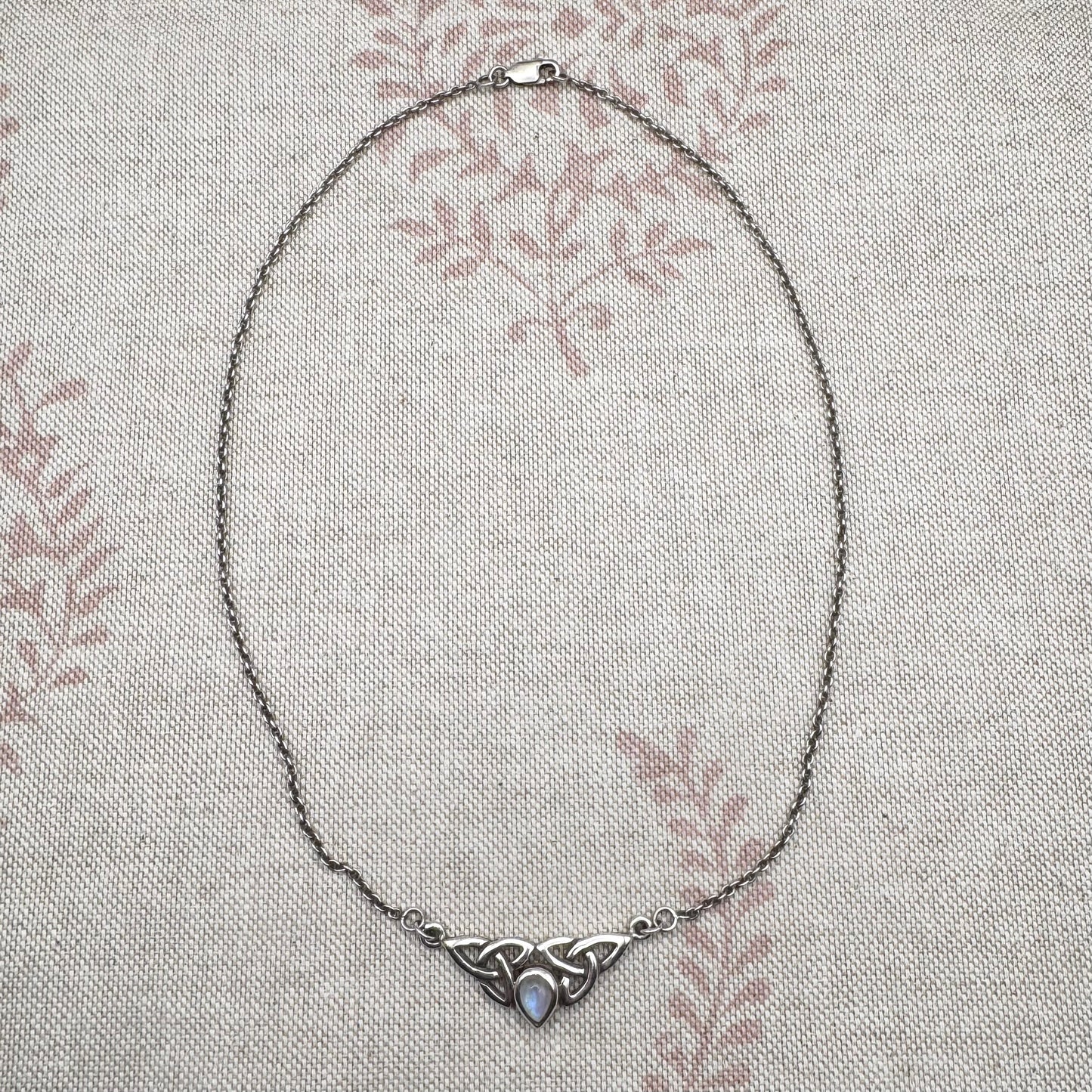 Celtic knot necklace – rainbow moonstone