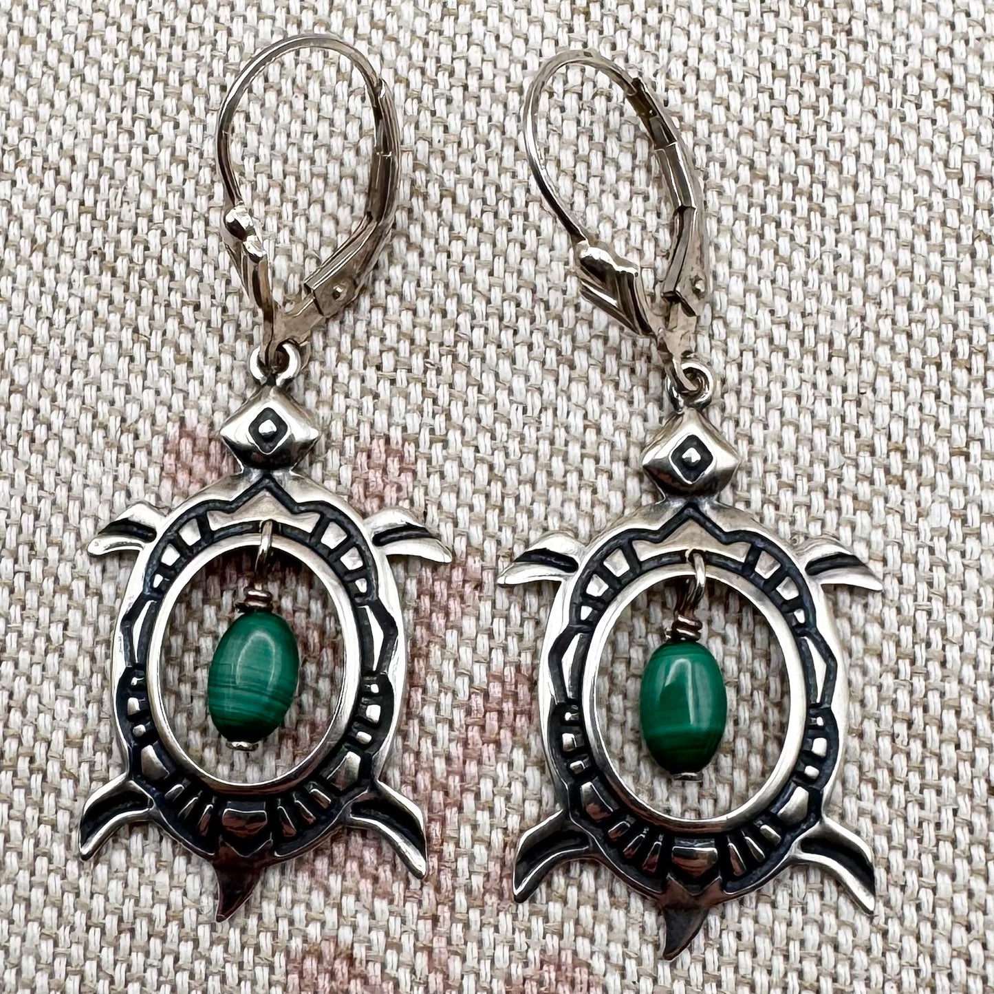 Malachite turtle earrings – handcrafted nature-inspired jewellery
