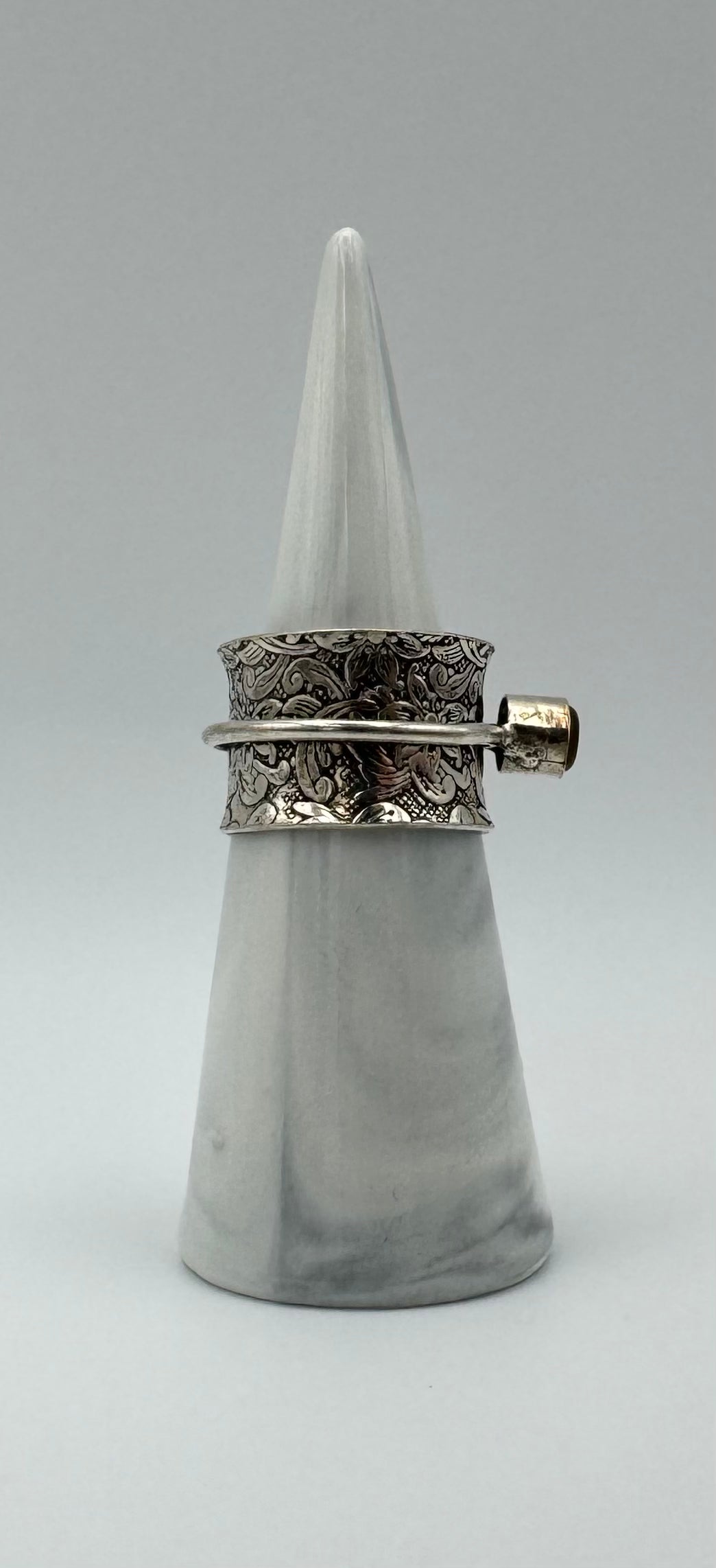 Floral spinner ring, size O/7