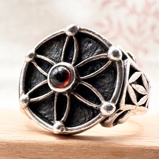 Etah Love garnet flower ring, size L (US 5.5)