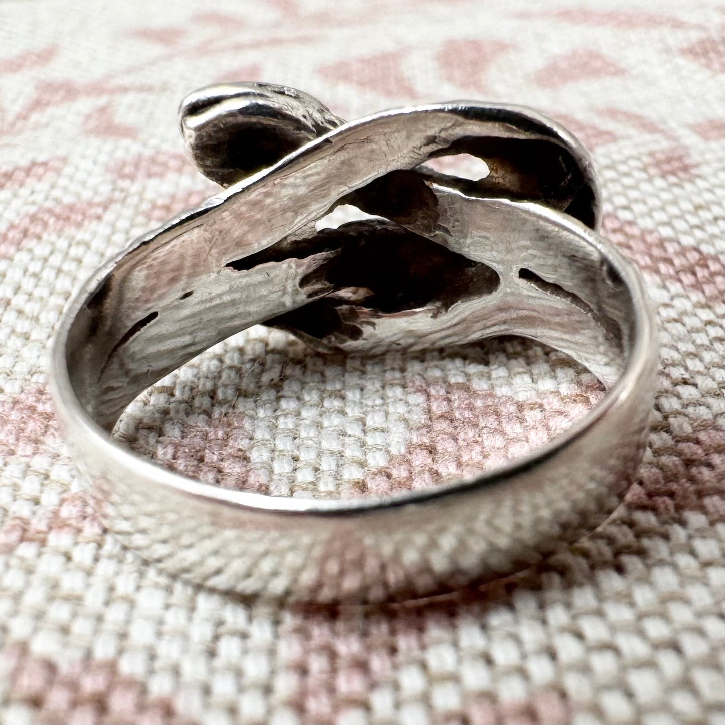 Twin serpent silver ring, hallmarked Sheffield 2018, size I/4