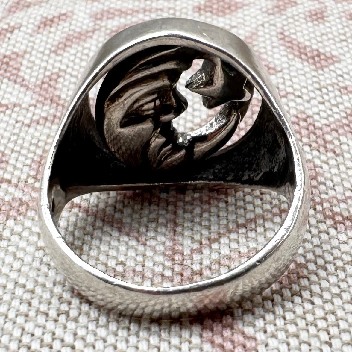 Silver spinning moon and star ring, Size P.5/8