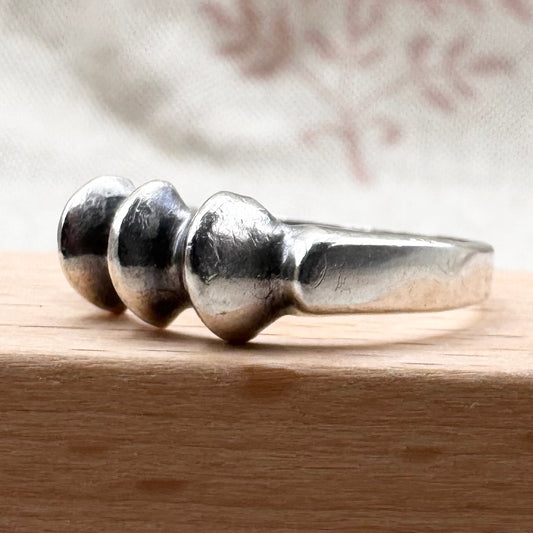 Vintage silver ridge-front ring, size P (US 7.5)