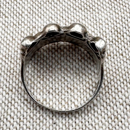 Silver band ring with raised bead detailing, size M (US 6)