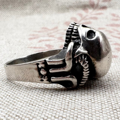 Silver skull ring, size Y.5/12
