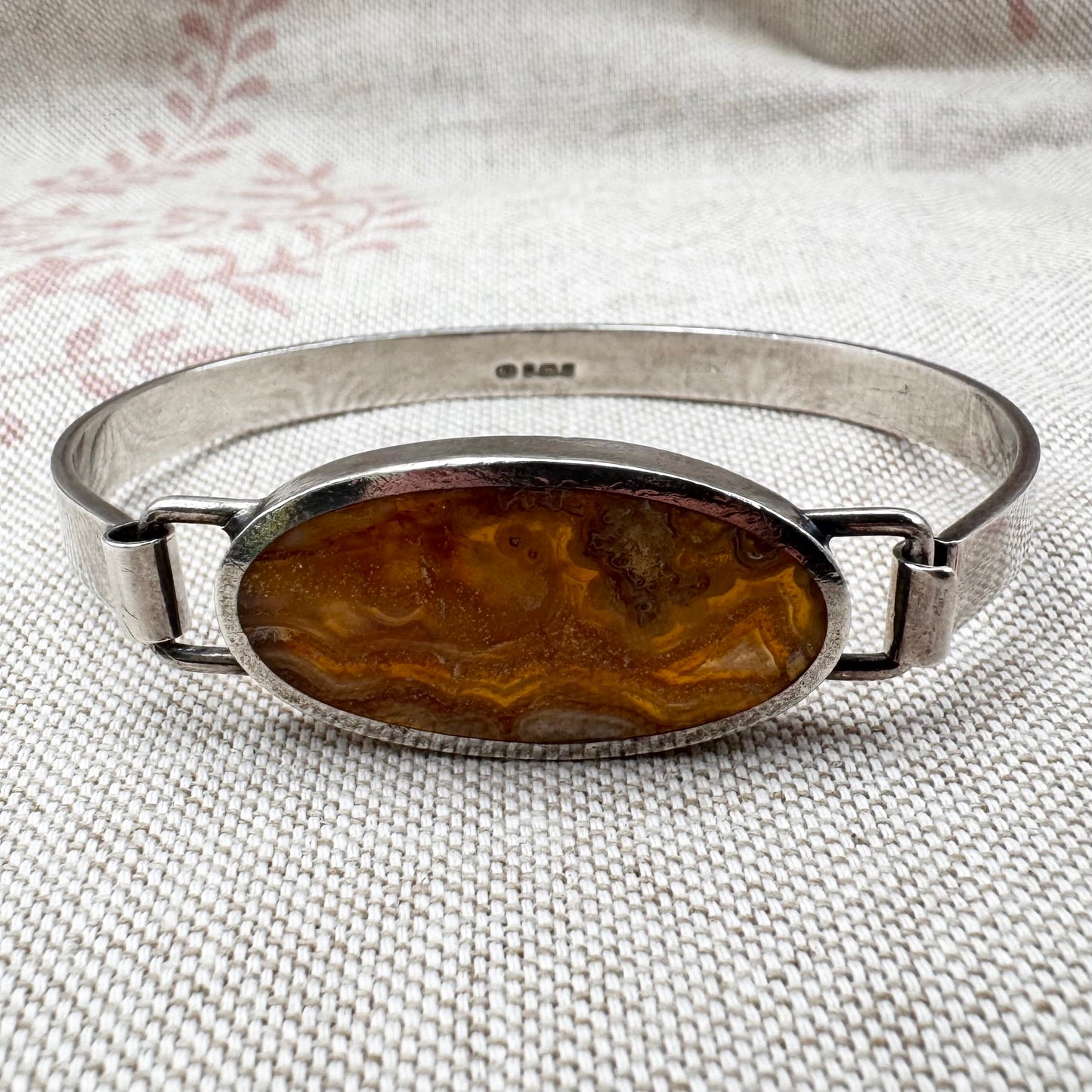 Silver banded agate bangle, hallmarked Sheffield 1978