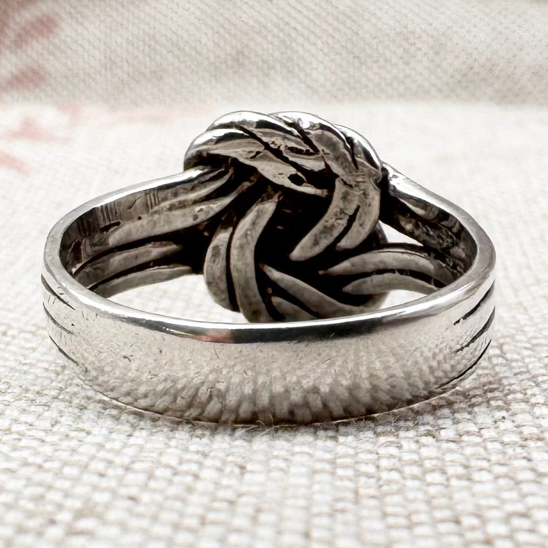 Silver knot ring, hallmarked London 1974, size M (US 6)