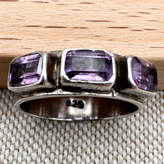 Amethyst ring – triple stone design, size L.5/6