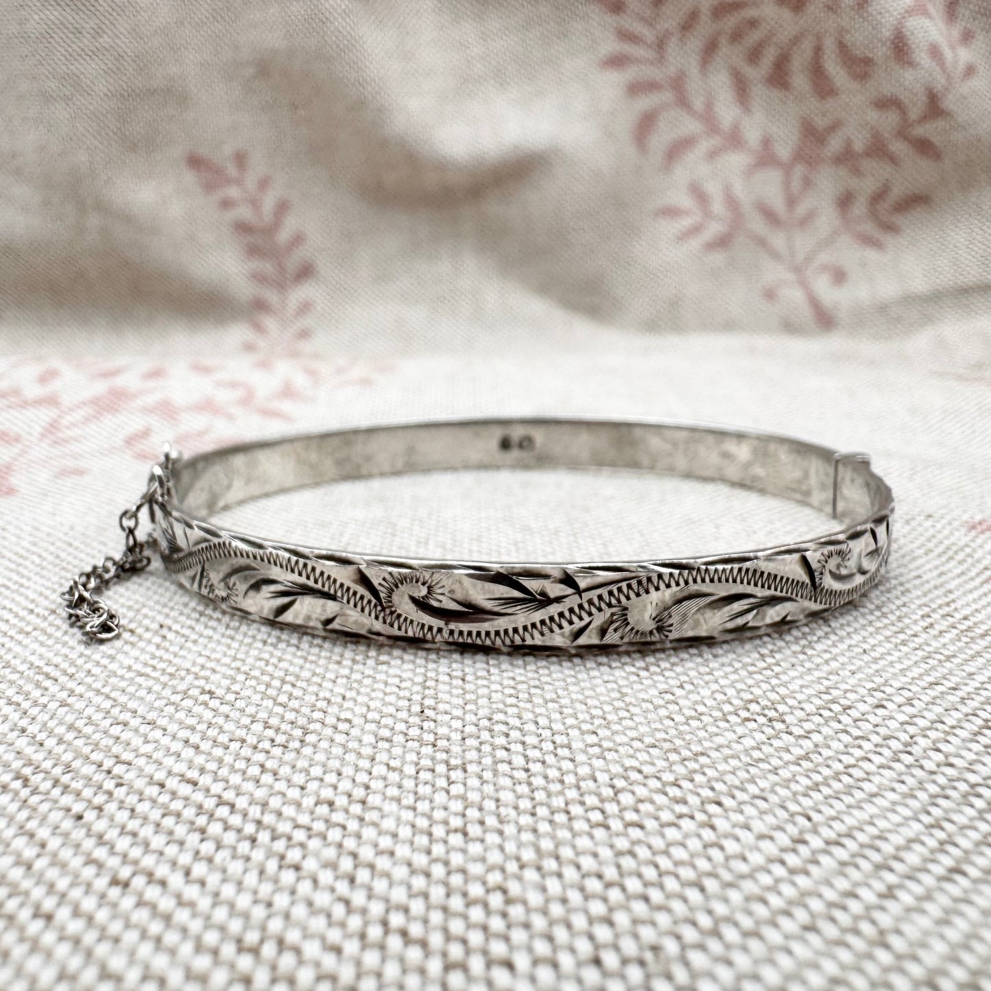 Silver hinged bangle, hallmarked Birmingham 1990