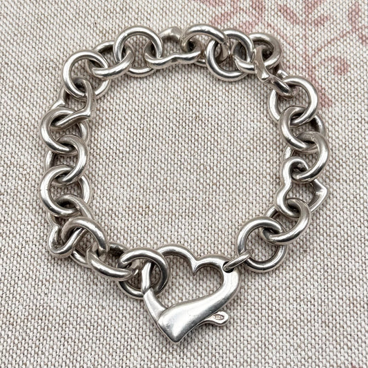 Chunky heart link bracelet with statement clasp