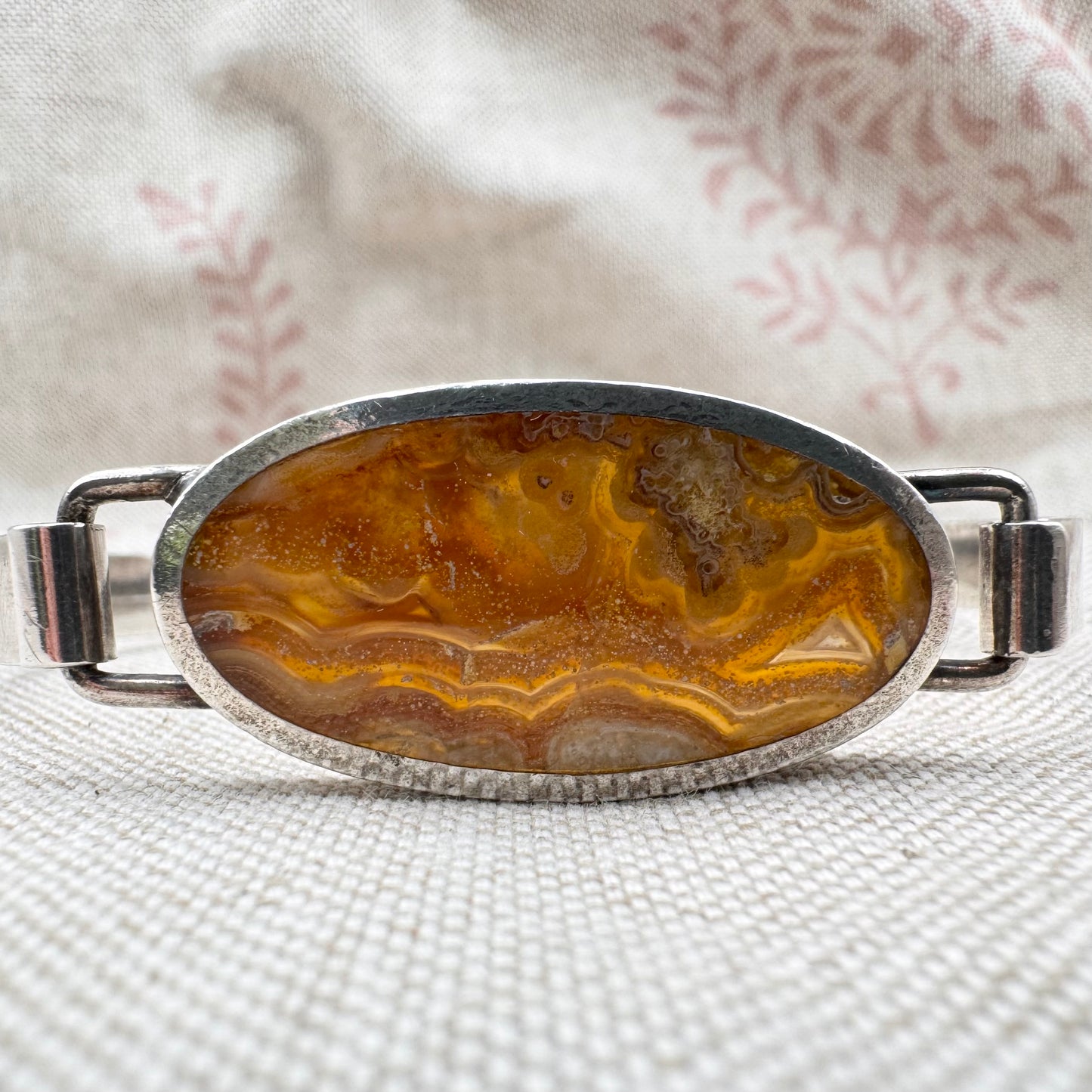 Silver banded agate bangle, hallmarked Sheffield 1978