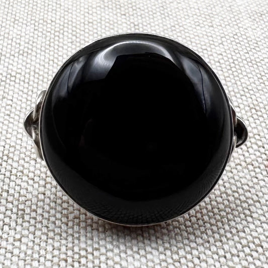 Classic black onyx ring – sleek vintage design, size N/6.5