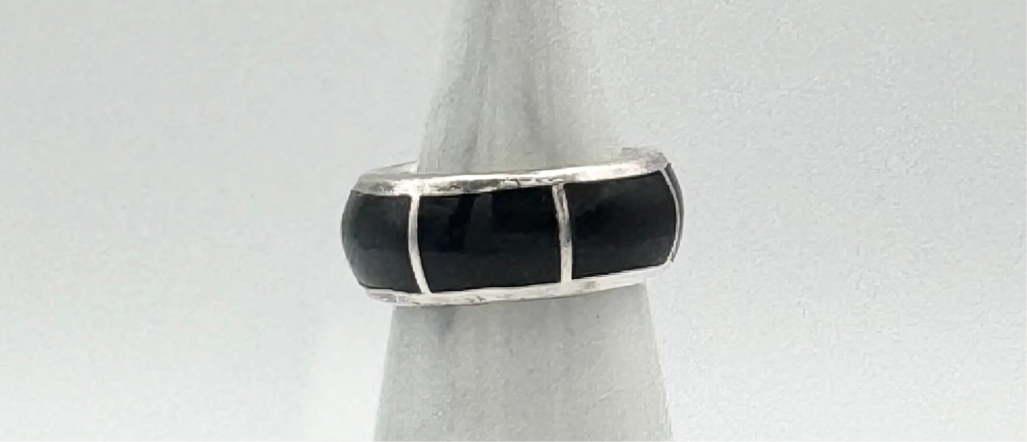 Onyx ring, size J/4.5