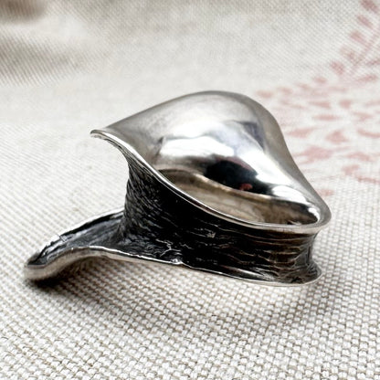 Modernist abstract ring, size T/9.5