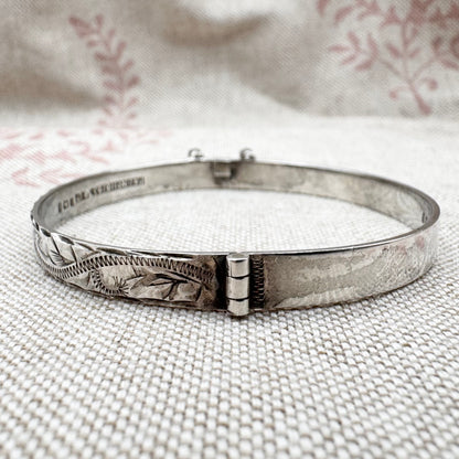 Silver hinged bangle, hallmarked Birmingham 1990