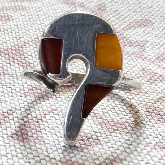 Amber inlay ring – abstract retro style, size M/6