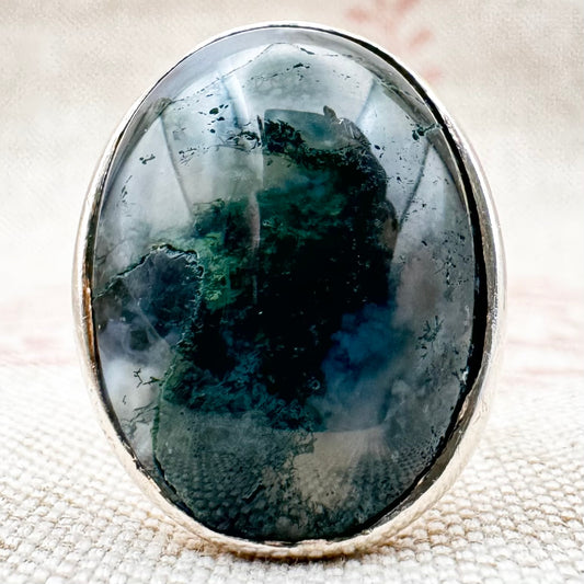 Moss agate ring, London 1975, size P/7.5