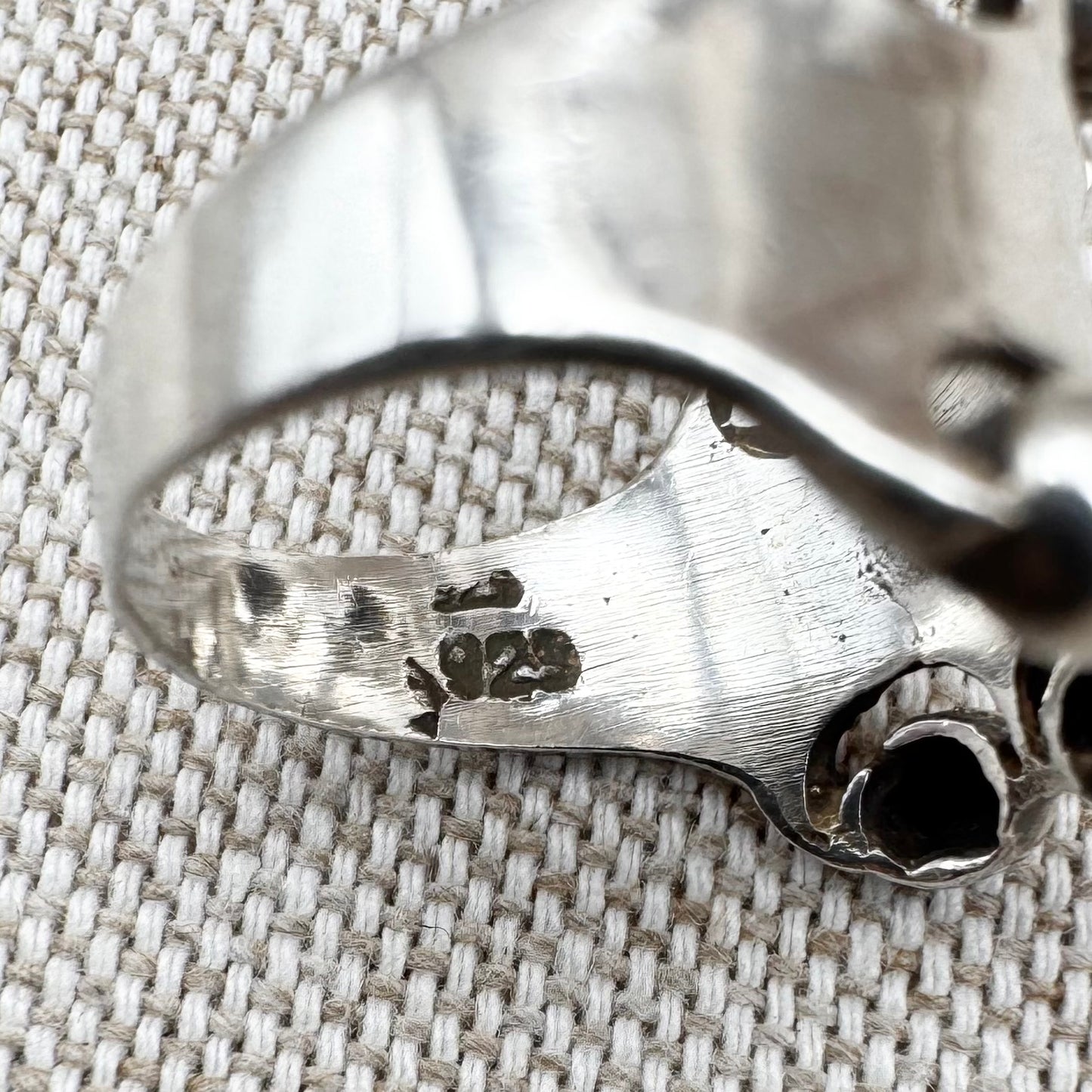 Silver band ring with raised bead detailing, size M (US 6)