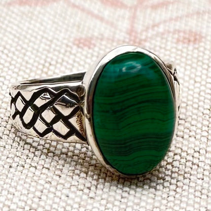 Malachite ring - criss-cross design band, size P/7.5