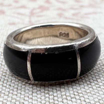 Onyx ring, size J/4.5
